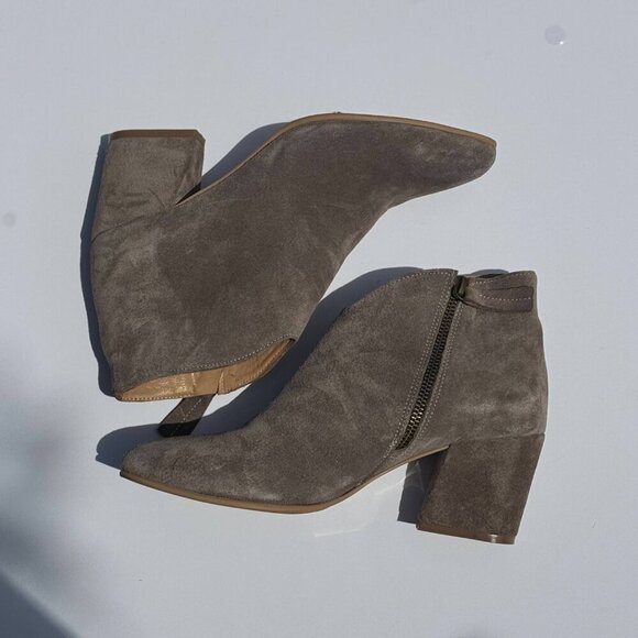 Bueno Sophie Suede Bootie Women's Size 6.5 US/37 EU Taupe Block Heel Boot NWOT - Picture 3 of 7